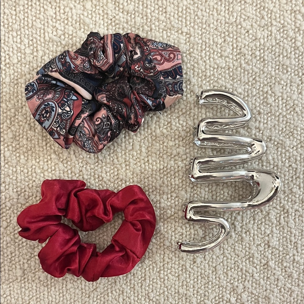 Hair clip and scrunchies